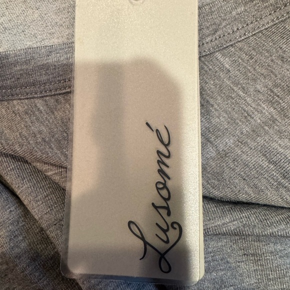 Lusome’ Casual Gray V-Neck Short Sleeve Gown in Modal - Picture 5 of 6